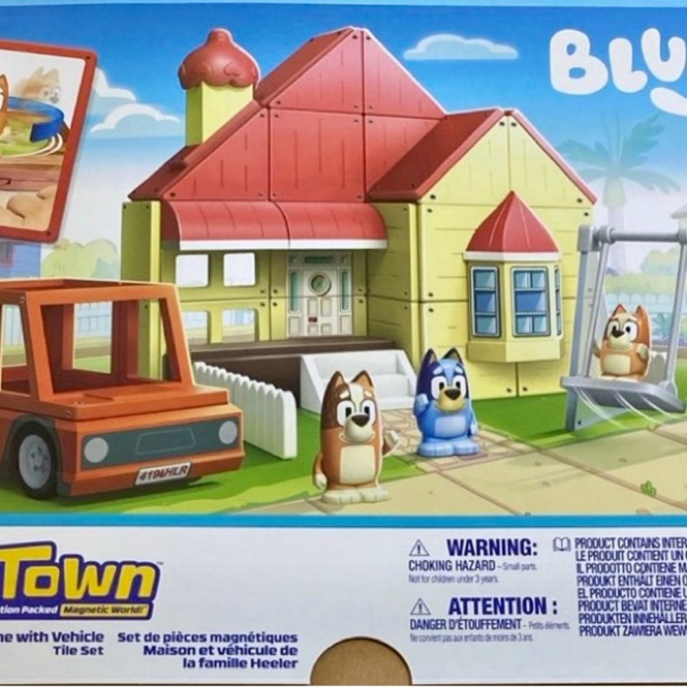 Bluey Magnetic Building Playset with Vehicle